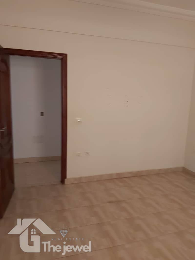 9 923a5862-904b-4505-89fc-4f7945058887. jpg