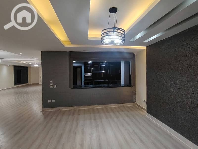 7 605367074_896414936255102_4166118490168882088_n. jpg