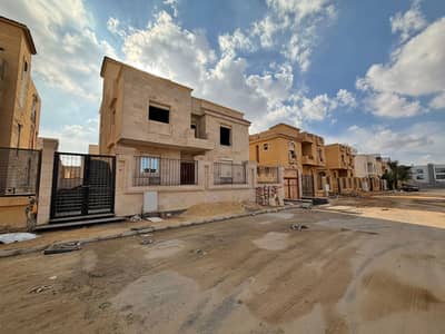 4 Bedroom Villa for Sale in New Cairo, Cairo - 800m villa in the golden squar (next to mivida)