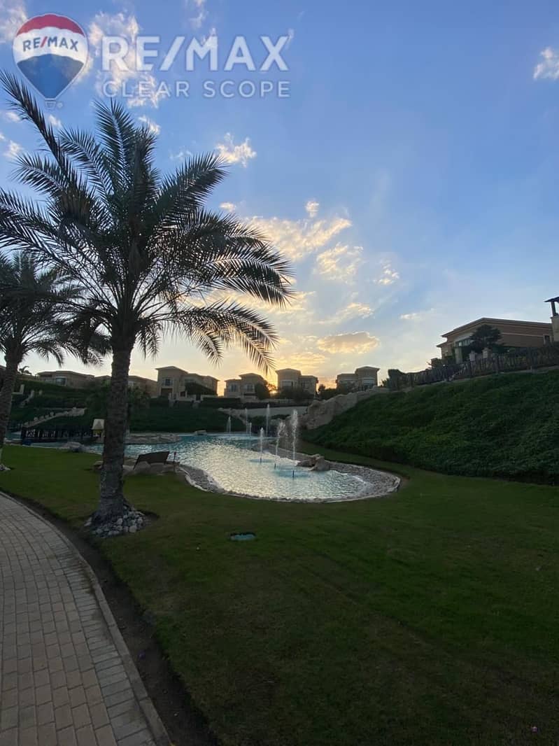 8 e7dce03d-34a2-4f00-aa28-24b64cbff8e5. jpeg