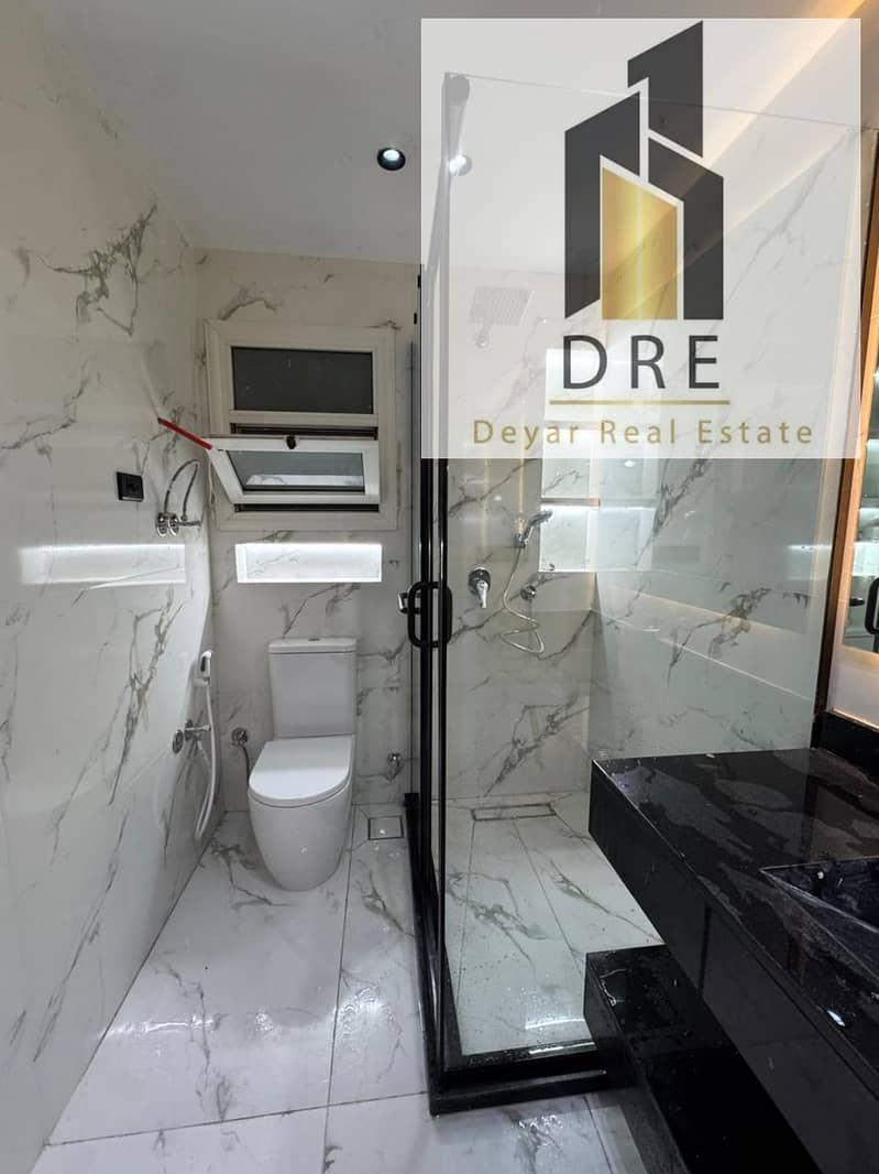 4 15b258df-2c66-4c5c-9756-8b70a63153e5. jpg