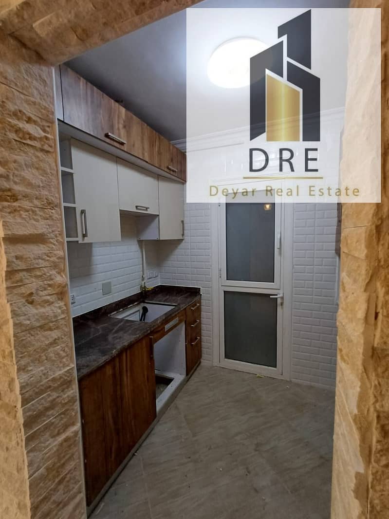 12 805f70c9-59cf-493f-a3c7-f267c263b691. jpg