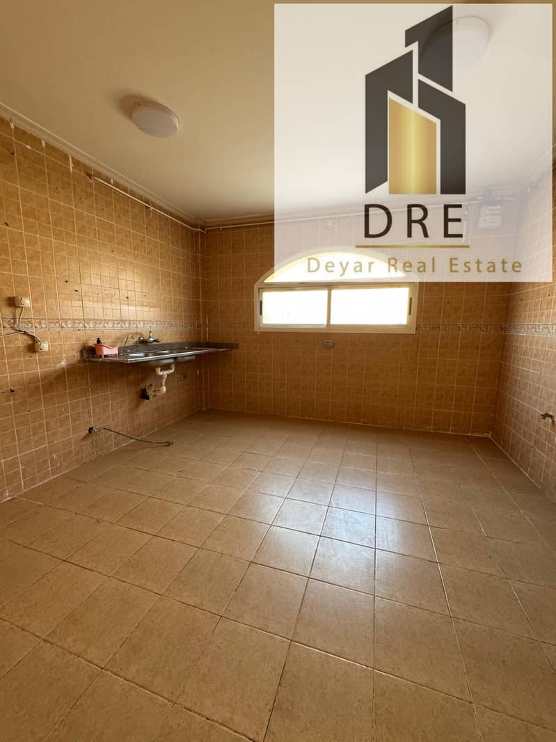 10 f59493e8-18d3-4bca-8c2f-649728384377. jpg