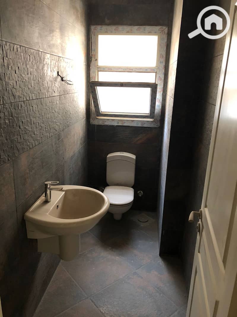 18 حمام 3 الضيوف. jpeg