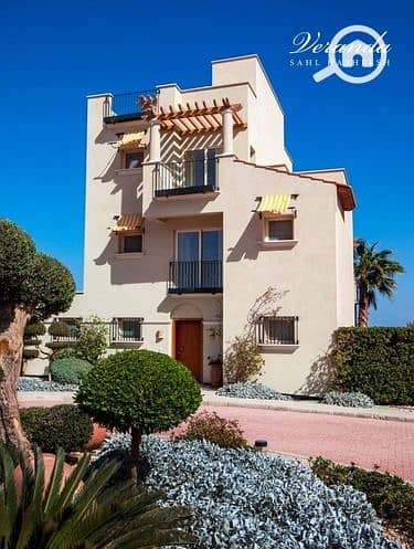 4 8a64c807-cdf3-442b-ad50-19e5f25bf8de. jpg