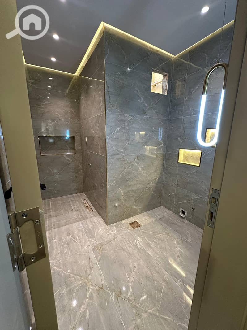 8 580815440_25153277957646752_297525738380692711_n. jpg