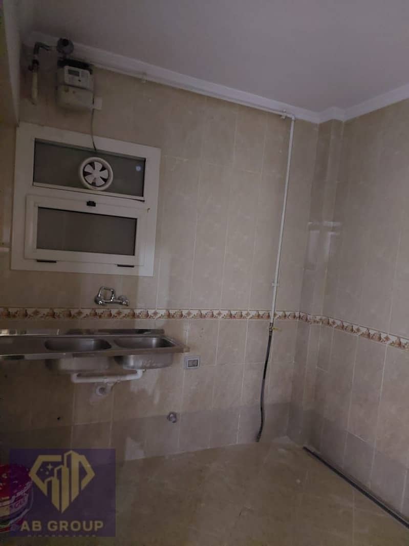 12 e006c681-43d0-4361-ad7d-f08d418c2c9d. jpg