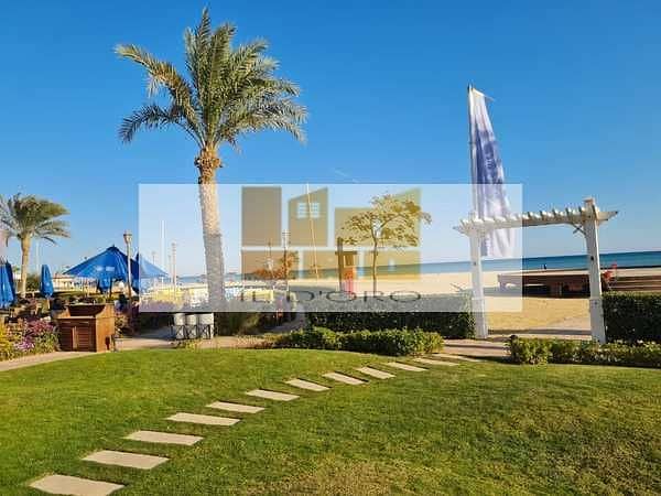 13 AkofZocumWim7KyAFPBWtdAxI4Ee5lxe4VX5UfxZ. jpeg