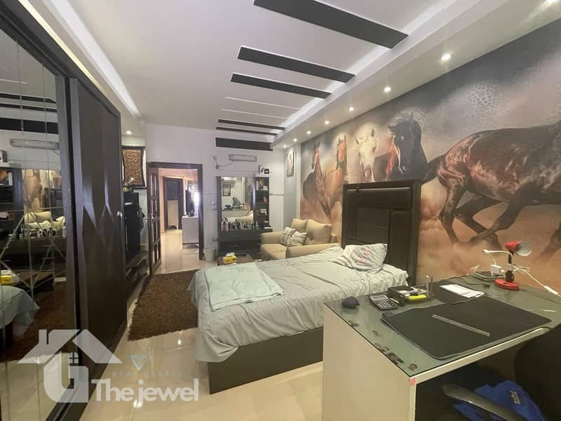 4 e855fc50-639a-49cd-b108-a90620f6639d. jpg