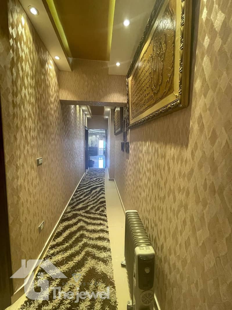 8 15fef9f2-ff67-493a-9d6f-efc403a509e2. jpg