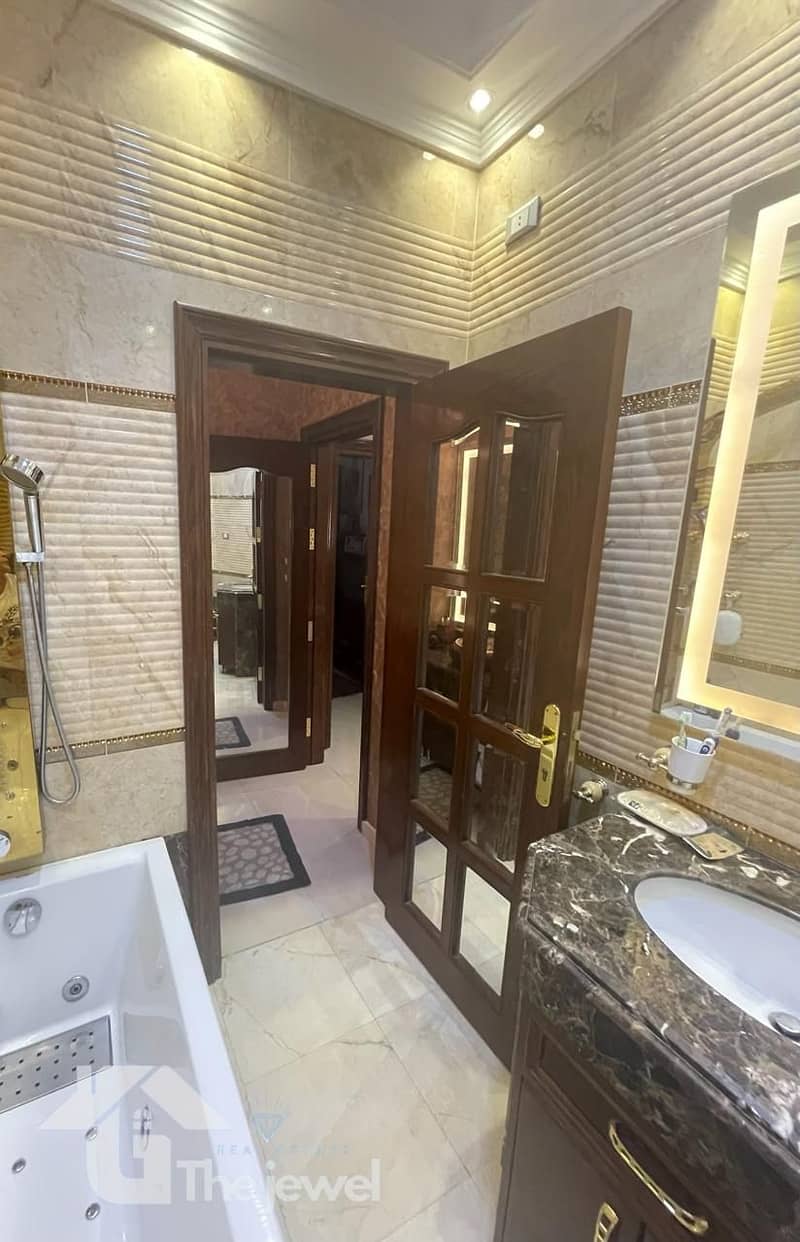 14 55c0b96d-8174-4e8e-85fb-6b4c4127d76b. jpg