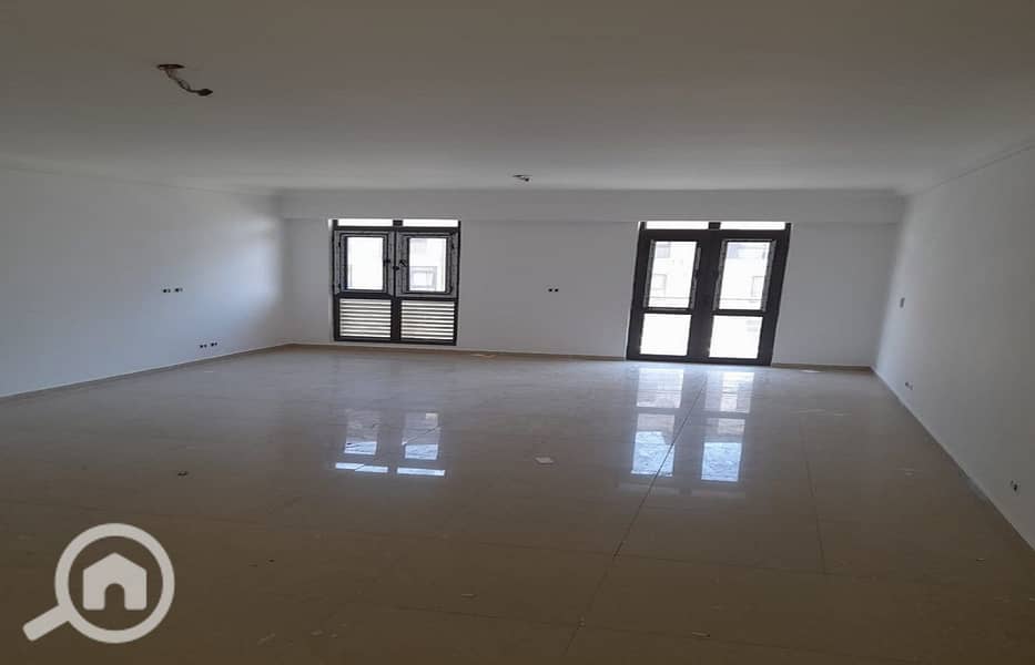 2 6b563573-4512-43f1-b823-12d43d93383b. jpg