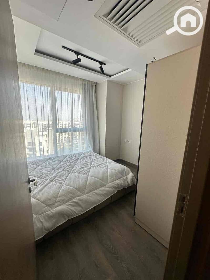 8 d1dc0ed7-07f3-448a-bdd6-5adf8a8828b6. jpg