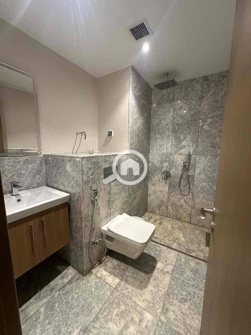 12 3b16e921-77eb-44b8-a61d-64b03fd593a5. jpg