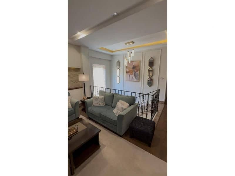 5 4f8fda9b-b4a3-469f-bd5e-3ee2e619ed6f. jpg