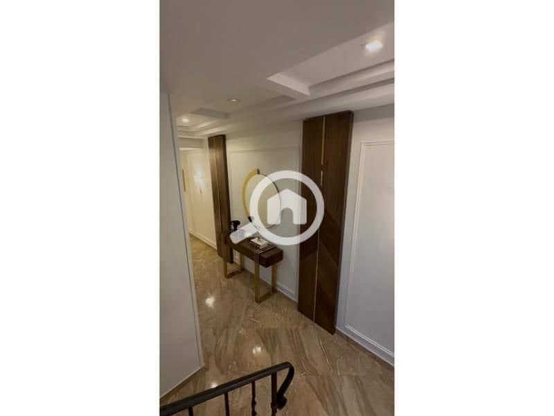 23 442dc426-9eff-43a2-9373-a05b3f21bb11. jpg