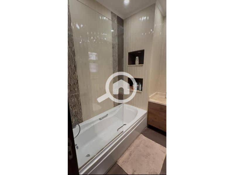 49 f449be7a-67bf-46cd-9f98-55595c59e177. jpg