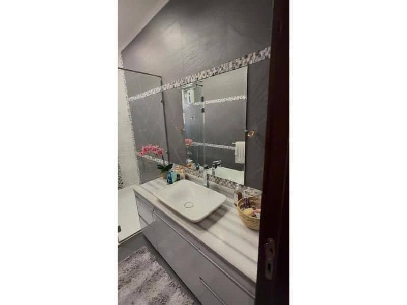 51 f78747a5-7177-4413-b8be-d494fe4ec080. jpg