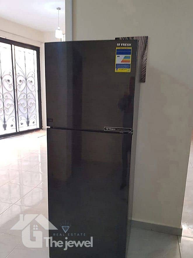 11 920e11a5-8b56-4f96-86b9-527c647a6543. jpg