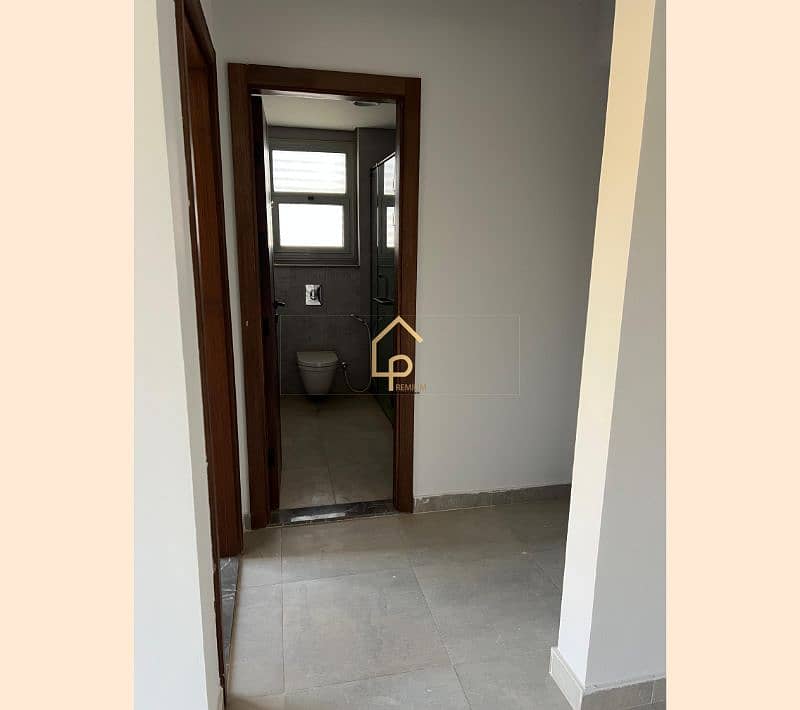 4 WhatsApp Image 2025-09-24 at 4.53. 13 PM (2). jpg