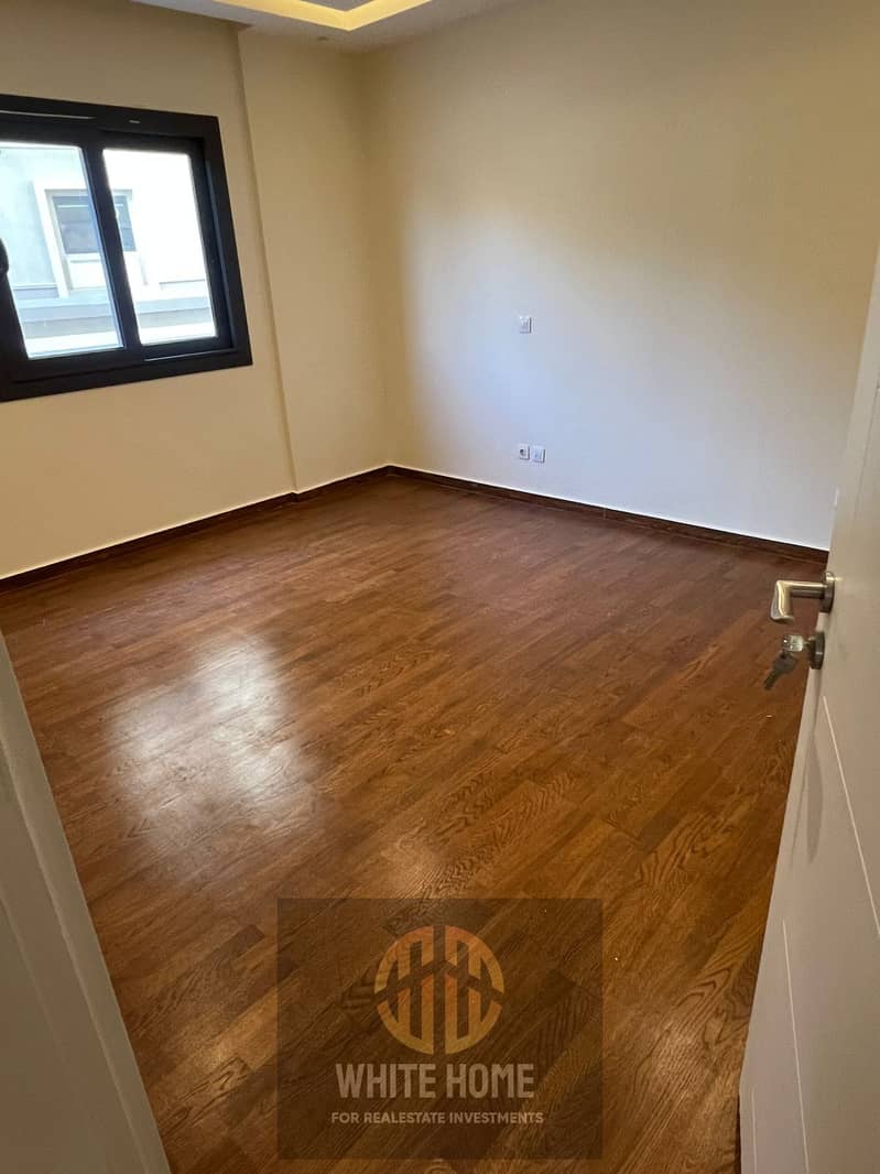 10 999f823f-1802-4093-88e1-e94cf1caa452. jpeg