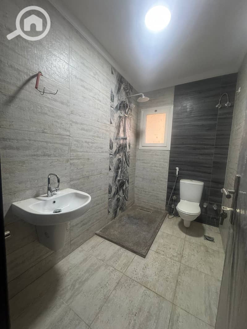 5 9ca39a10-45d4-44da-bc58-e3185a9f86d8. jpg