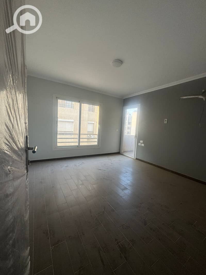 9 e5a4d814-87e3-48f5-9fe9-f542efb6f295. jpg