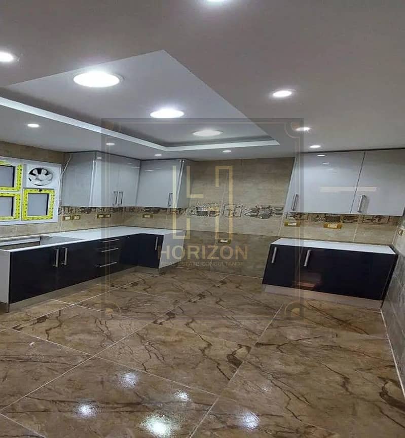 6 8367748-78fe7o. jpg