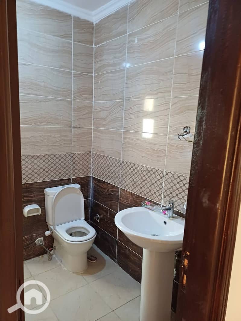 5 WhatsApp Image 2025-12-25 at 4.16. 01 PM (1). jpeg