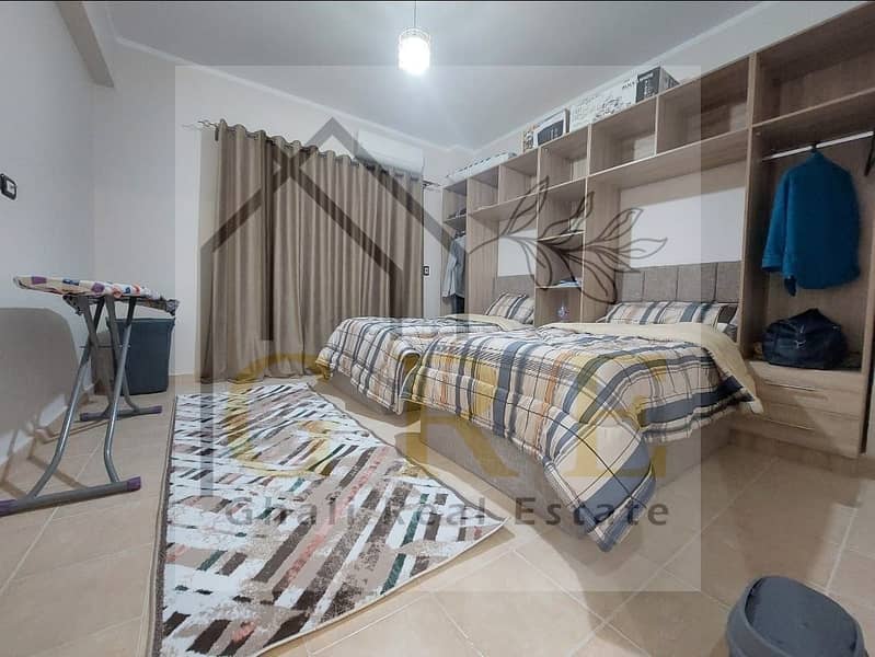 2 7c4571bc-708f-412e-a2c4-67f2e648c2b8. jpg