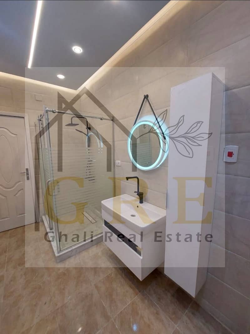 4 714a931e-c49d-4e22-9ab4-6fb35a8bfcf6. jpg