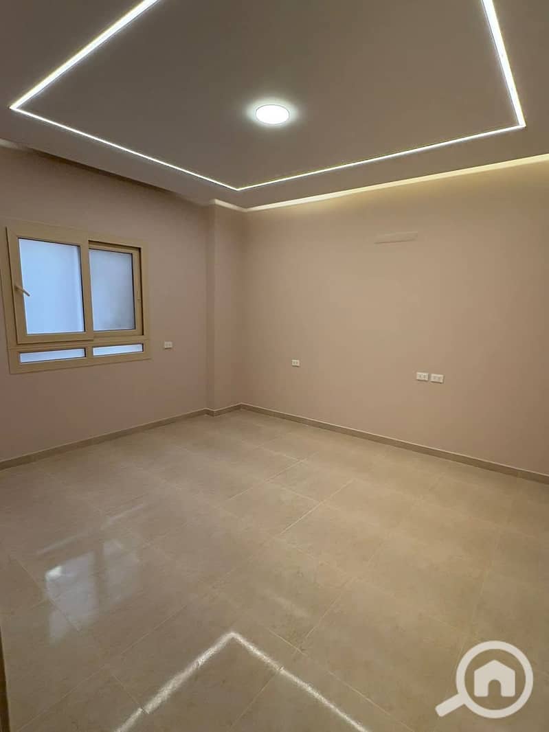 2 5c40028c-a6d4-4d82-aef8-282a682b6738. jpeg