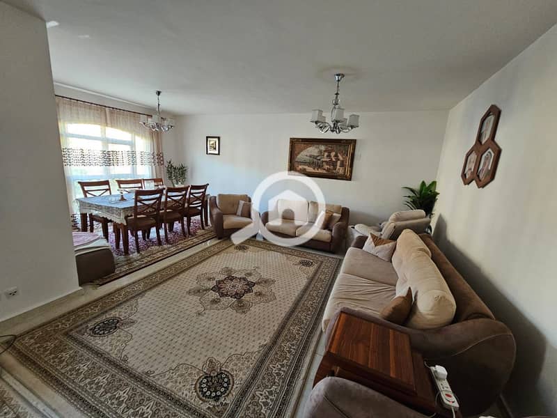 3 70c5477f-e7b2-400b-8c23-638cbce19306. jpg