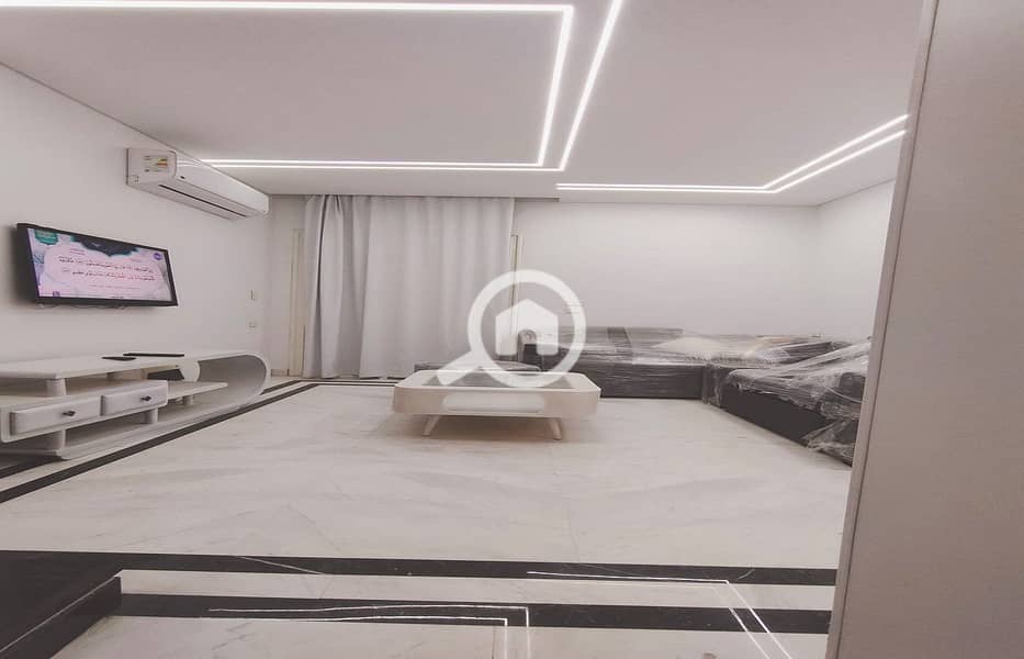 4 b721e6ff-977b-4b35-8cdf-77a19dc49891. jpg