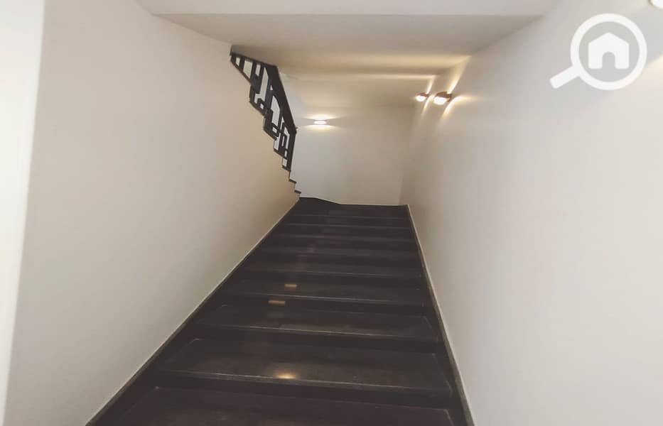 5 4a9427b9-88b8-496b-8b01-f30a561e6fd8. jpg