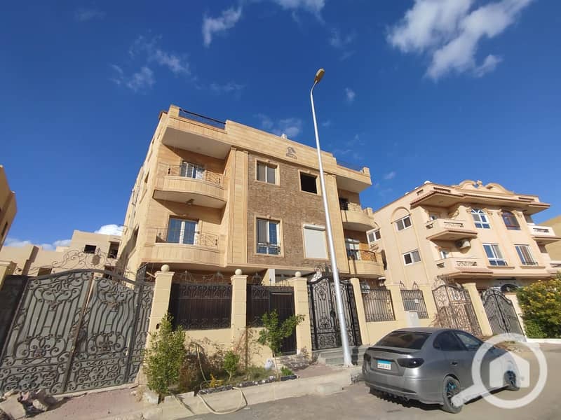 2 b9597ee0-6ff0-4d83-b6e5-7dc40183568e. jpg