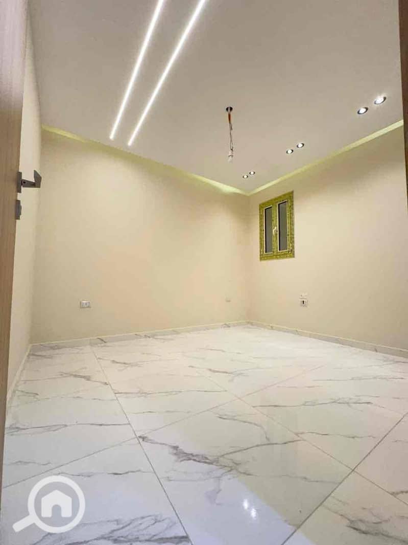 18 69a10e1e-3fdc-47ac-8f7c-18dd244c6c42. jpg