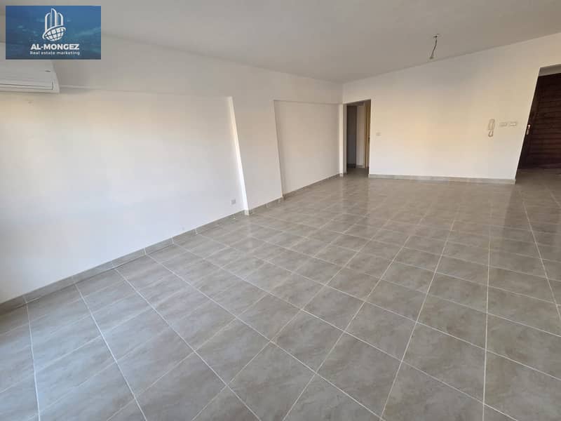 3 d0943f0d-b850-443b-b4df-7c3f24bc9843. jpg