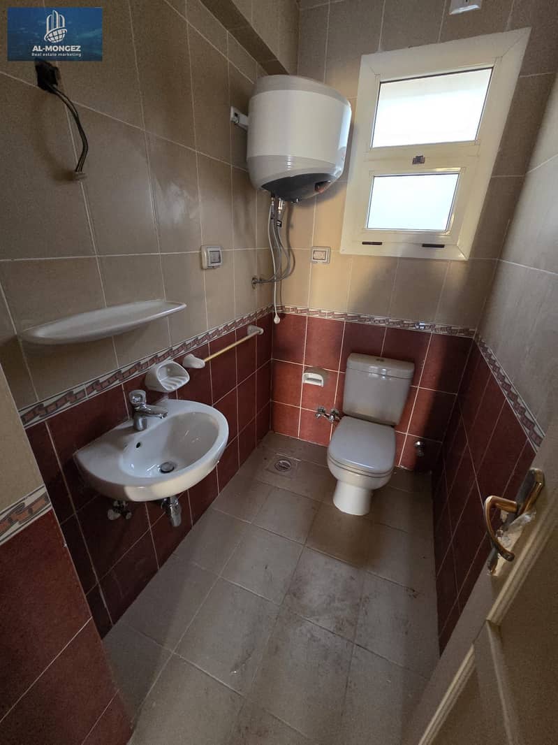 13 e7d88a81-6b6a-49df-8abf-0b2525823cb8. jpg