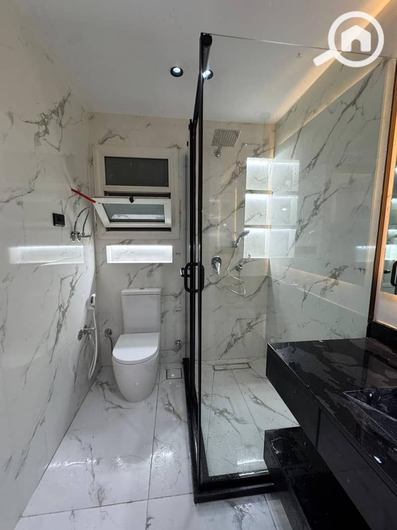 6 95f44917-bd01-4692-b51e-6838fb3adea9. jpg