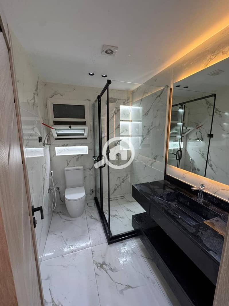 11 605291741_2406747763118999_8297805521639920399_n. jpg