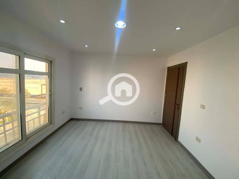 7 605424927_2406809449779497_3076627774212262031_n. jpg