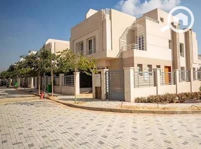 توين هاوس 4 غرف نوم للبيع في الشيخ زايد، الجيزة - IMG-20251209-WA0019. jpg توين هاوس 4 غرف نوم للبيع في الشيخ زايد، الجيزة - IMG-20251209-WA0019. jpg