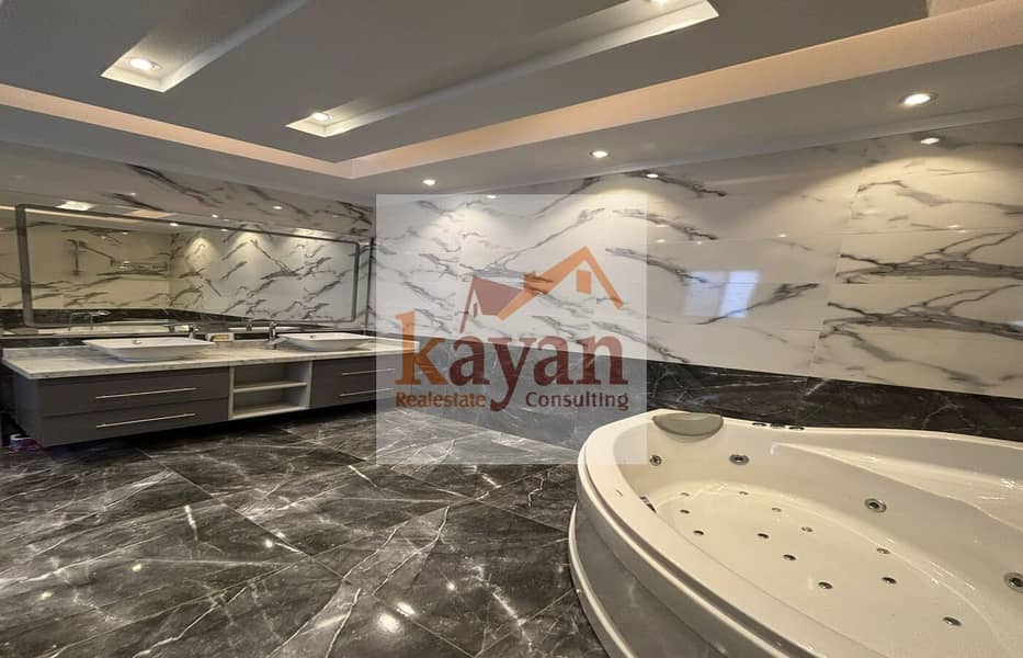 12 a1b5eb64-f269-485d-ba77-cad2f89b180d. jpg