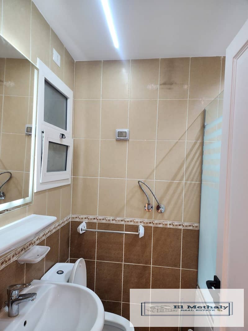 12 353586ee-fabb-4b0a-9eda-0b8b33e938b1. jpg