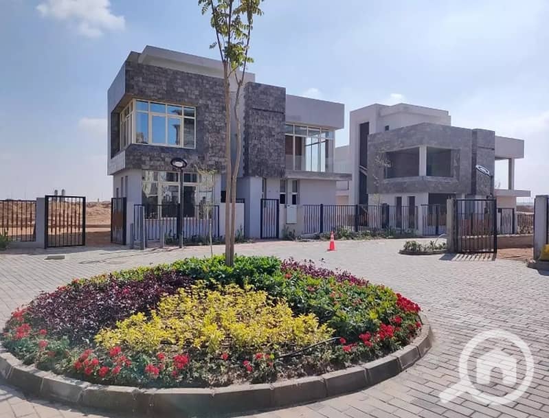 2 3273871-e7b87o_9_11zon. jpeg