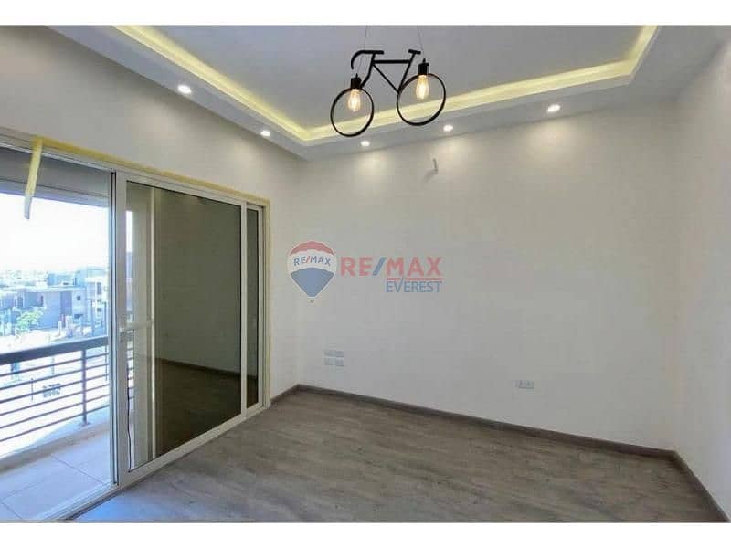 5 efbc3992-6b2e-47fe-9656-07fcc2d3707d. jpg