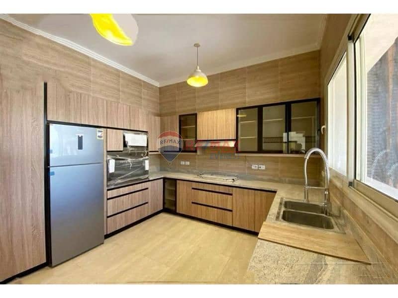 6 cfe4acad-2409-4ec7-ac8c-d8808b8aab53. jpg