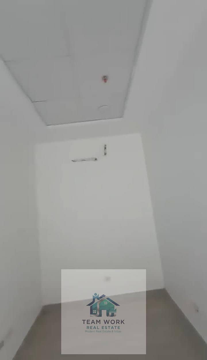 7 9639e49e-90a1-488b-af19-2b17a4a65774. jpg