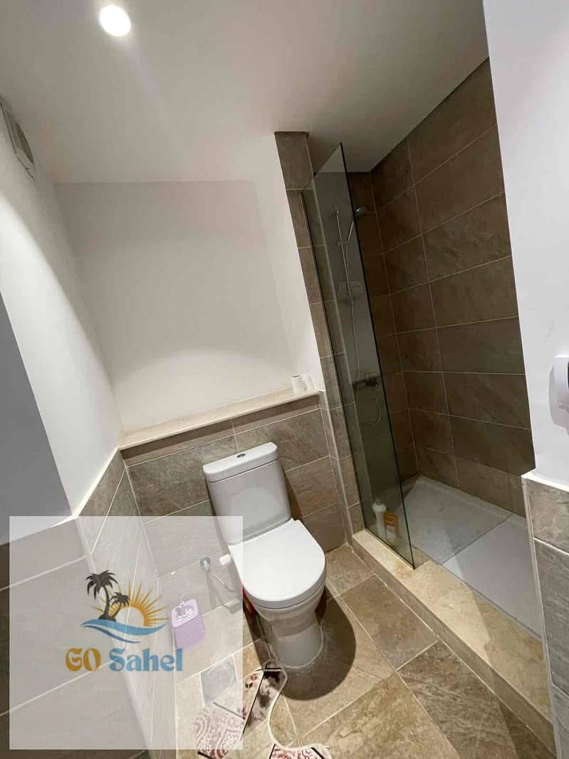 10 4a73c791-4709-415d-80ed-43440ab3be1a. jpg